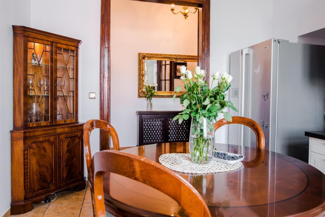 Halby Luxury Rooms Chmielna 73B Varšava Exteriér fotografie